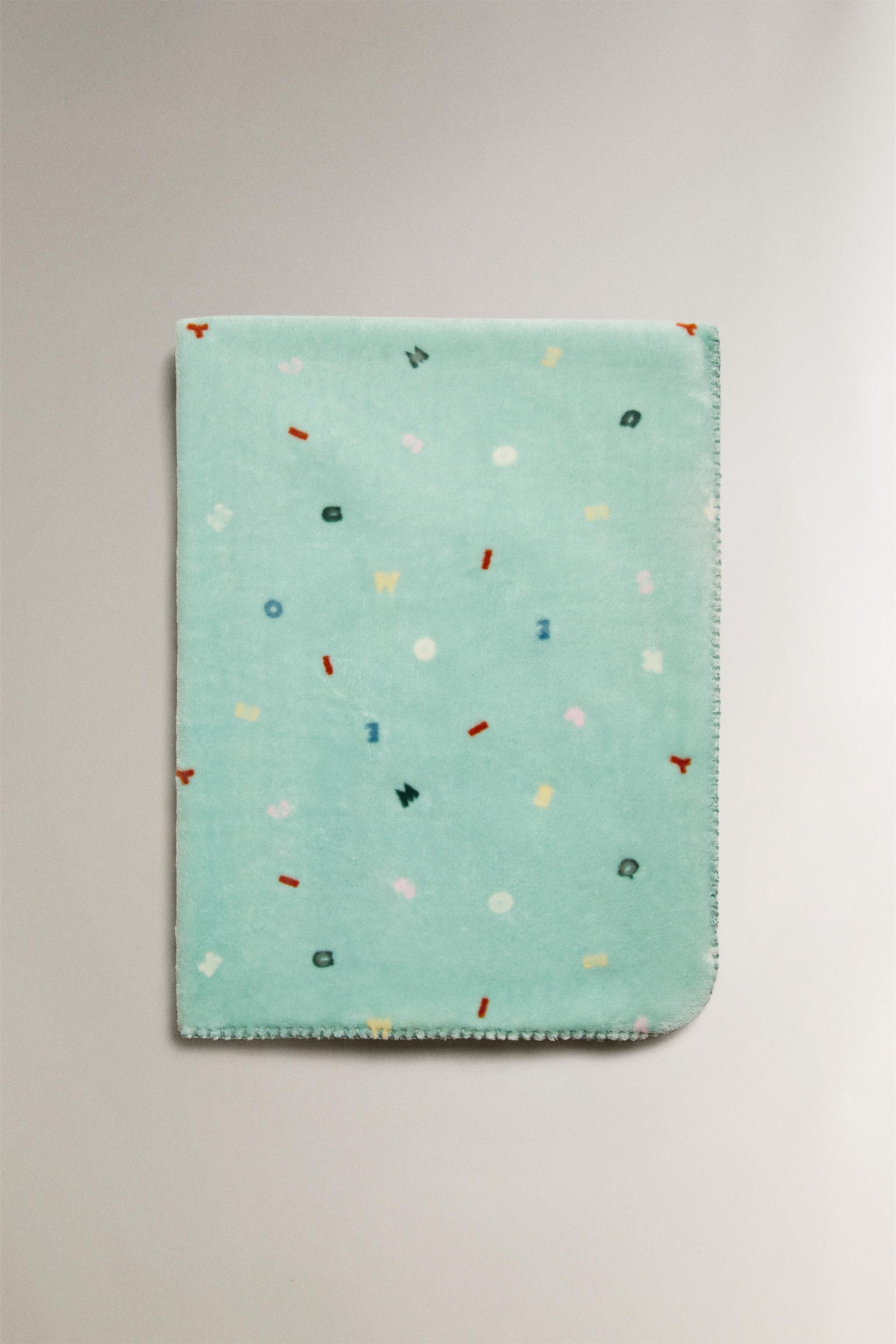 MICKEY & MINNIE LETTERS BABY FLEECE BLANKET ©DISNEY